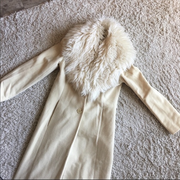 Jackets & Blazers - Fur Neck Coat